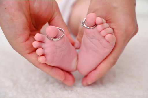 长宁宝宝打喷嚏发烧